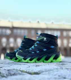 Skechers villogós fiú csizma